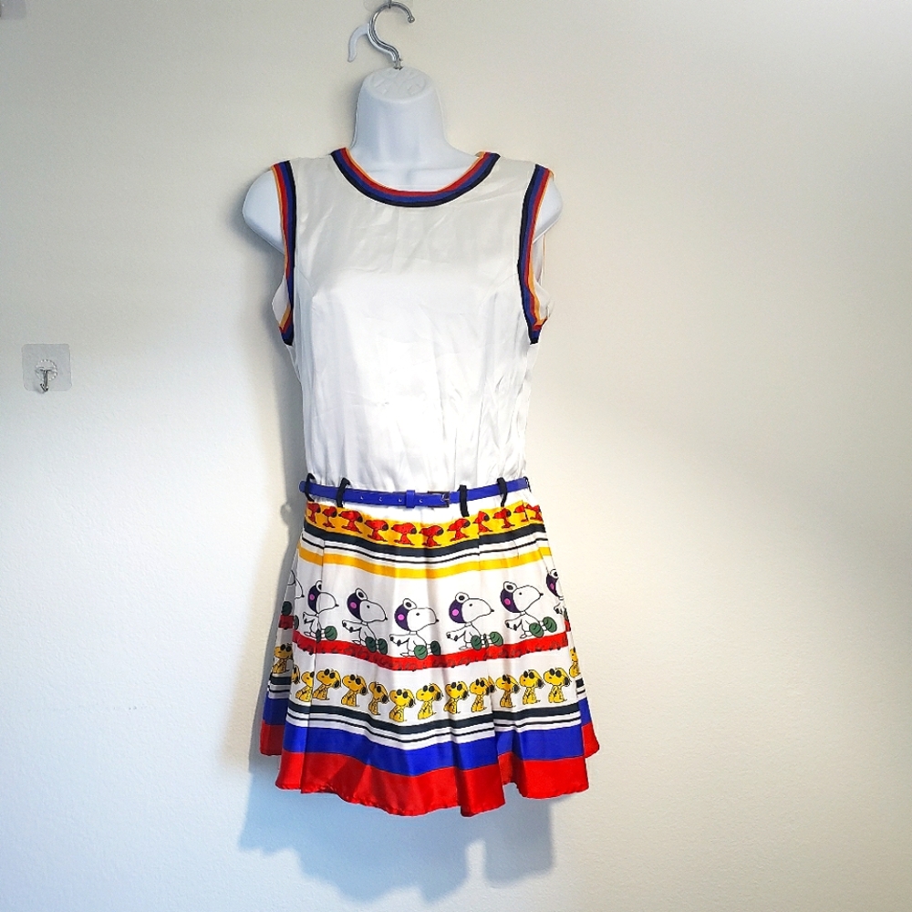Sleeveless Snoopy dress.